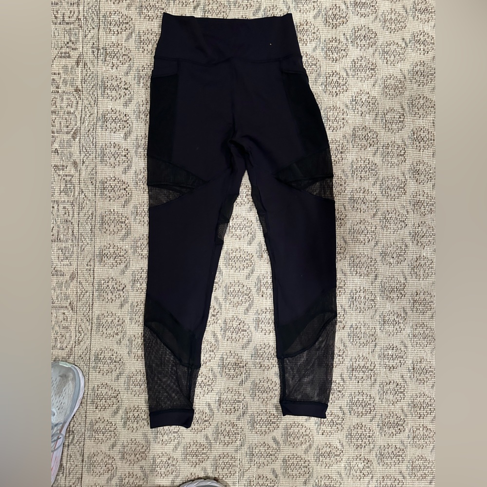 LULU LEMON MESH AND COTTON BLACK LONG LEGGING! Never worn! SIZE 8!